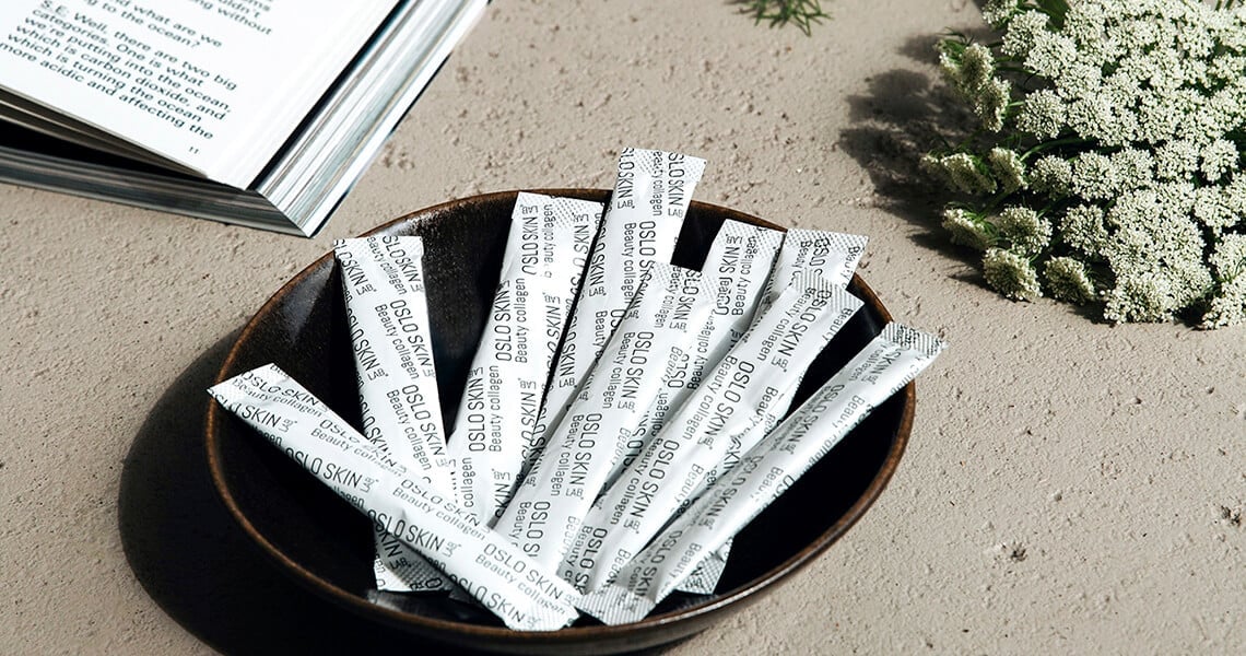 The Solution Stick packs in einer Schale auf dem Tisch